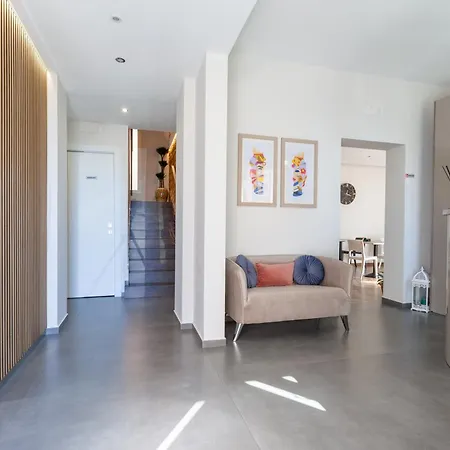 Oneira Bed & Breakfast *