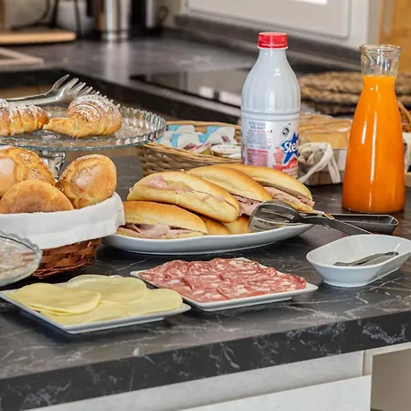Oneira Bed & Breakfast
